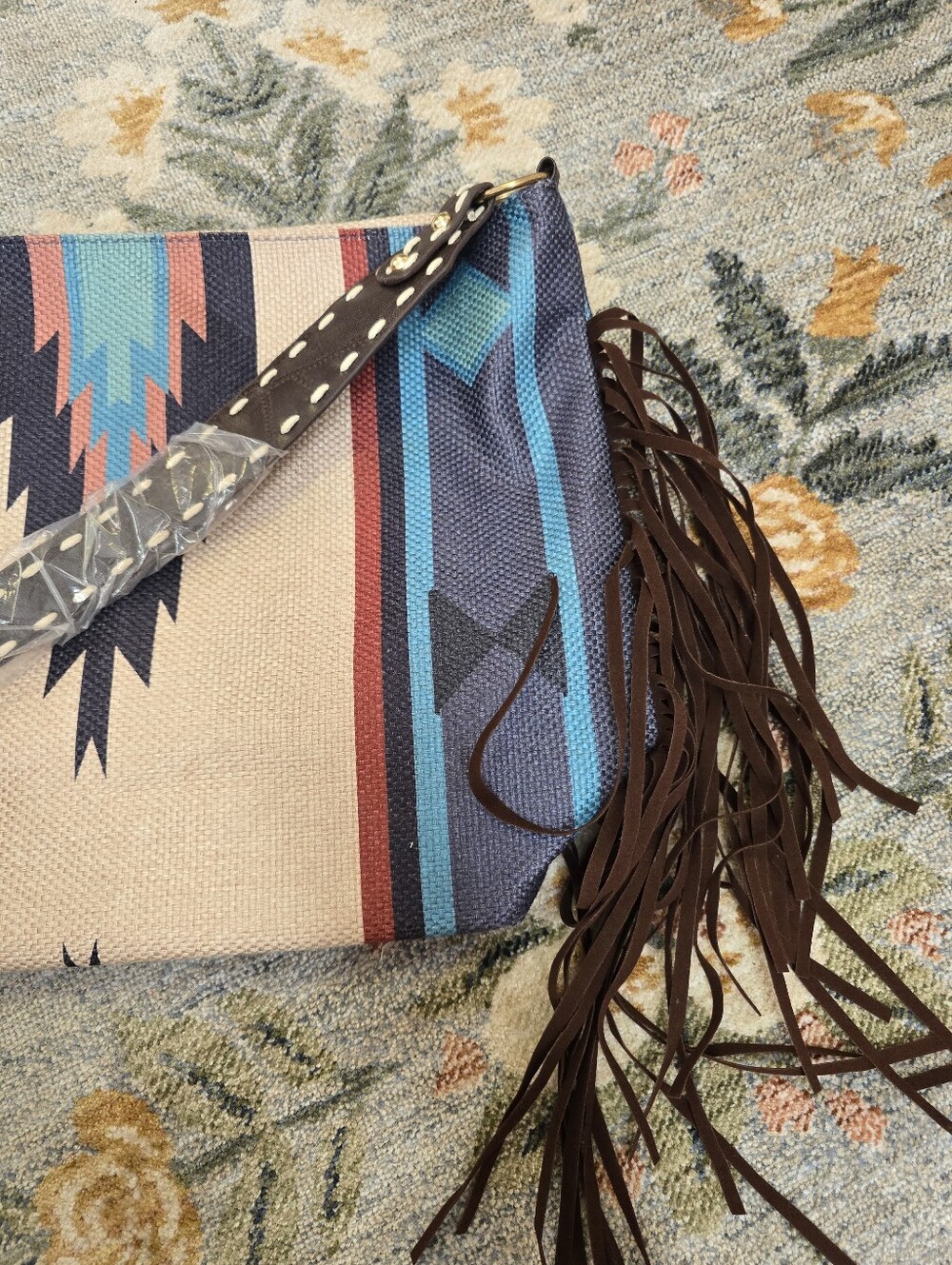 NWT Bohemian Western Fringe Large Shoulder Bag Zip Top Tote - Picture 5 of 7